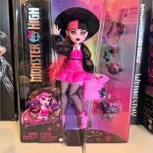 Monster High Draculaura in Pink and Black Ensemble